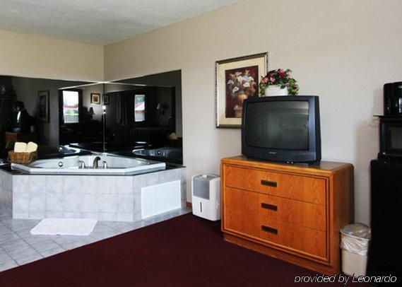 Econo Lodge Inn & Suites Dubuque Cameră foto