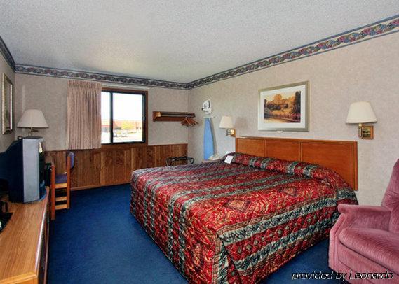 Econo Lodge Inn & Suites Dubuque Cameră foto